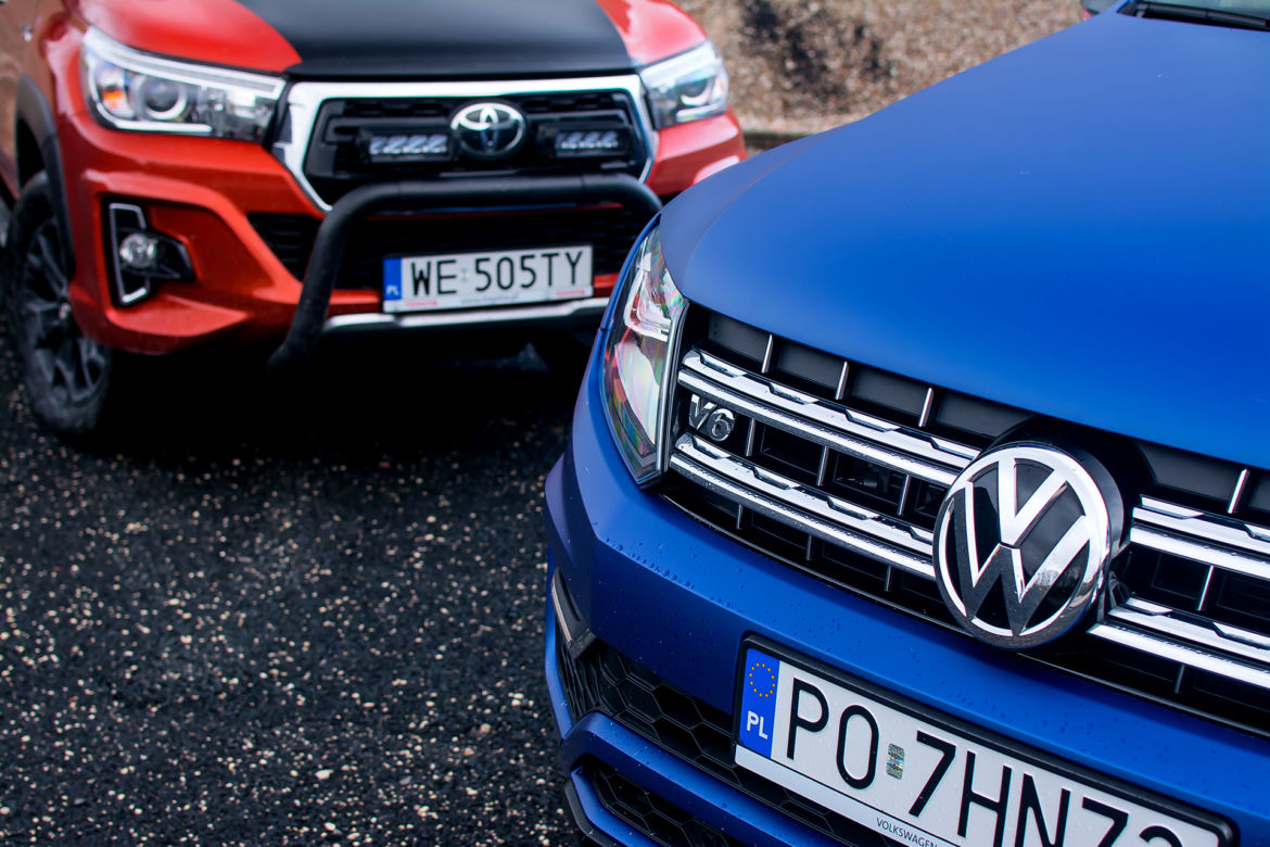 Toyota Hilux 2.4 D-4D 150 KM 4x4 AT6 Selection 50 vs. Volkswagen Amarok V6 3.0 TDI 258 KM 4Motion DSG8 Aventura