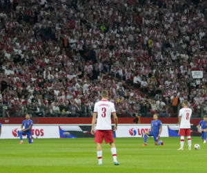 Angielscy piłkarze klękali na Stadionie Narodowym