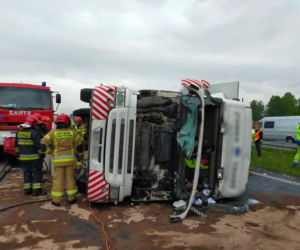 Nawet 3 godziny potrwają utrudnienia na autostradzie A4 w Mysłowicach, gdzie przewróciła się ciężarówka [ZDJĘCIA]