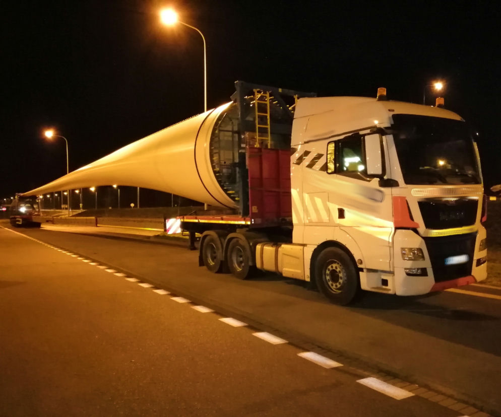 Nienormatywny transport łopat wiatrowych