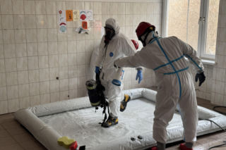 Potężne manewry strażaków na Pomorzu. Do akcji weszły psy ratownicze i policyjni antyterroryści