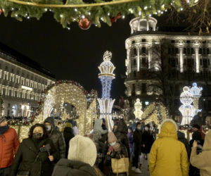 Niesamowita iluminacja świąteczna rozbłysnęła w Warszawie