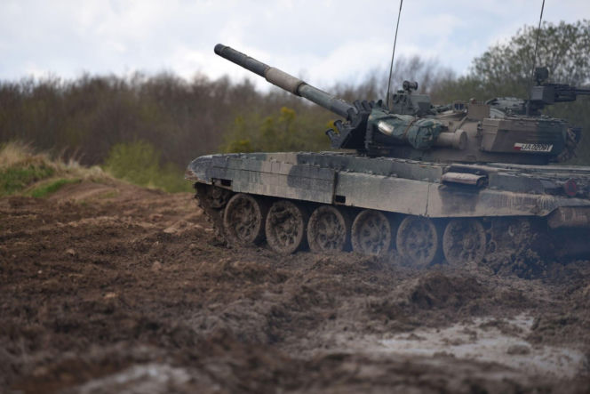 "Zawiszacy" za sterami legendy. Nowi kierowcy czołgów PT-91 w 15. Brygadzie