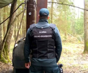 Królowy Most. Leśna bimbrownia zlikwidowana. Przepadło 200 litrów nielegalnego alkoholu