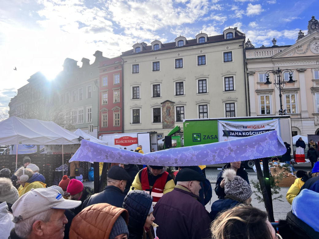 XXVII Wiglia dla Osób Bezdomnych i Potrzebujących Jana Kościuszko ponownie na Rynku Głównym w Krakowie 