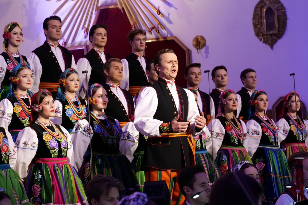 Występ zespołu Mazowsze w Starachowicach