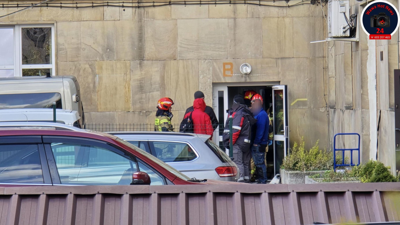 Dziwny incydent w szkole na Mokotowie. Rozgrzana do 400 st. C substancja i pilna ewakuacja szkoły