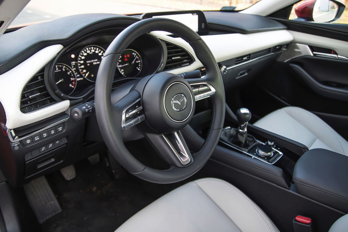 Mazda 3 Sedan 2.0 SKYACTIV-X 180 KM 6MT Enso