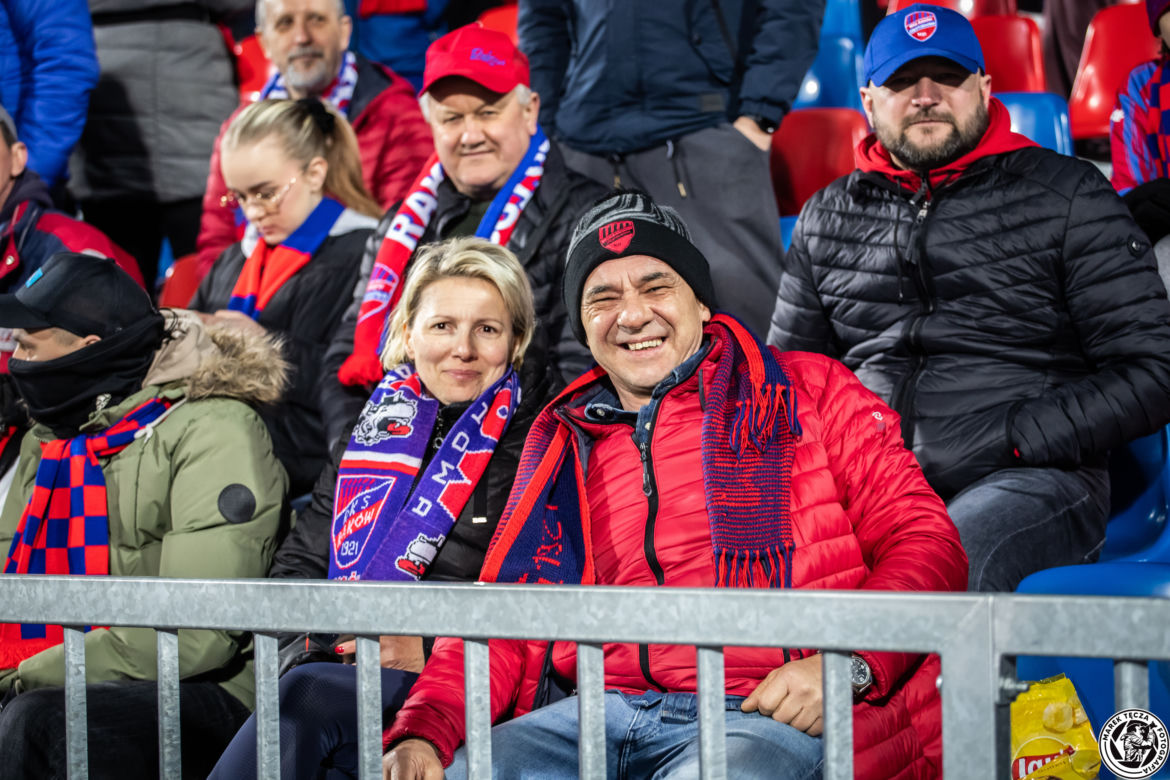 Kibice Rakowa Częstochowa na meczu z Cracovią