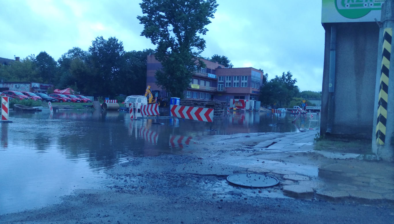 Ulewa nad miastem. Deszcz znowu zalał Białystok 21.08.2019