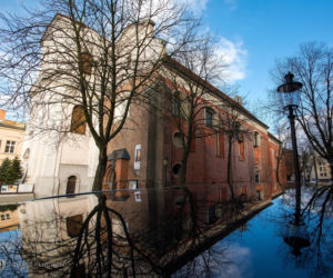 Poznańskie zabytki... odbite na maskach samochodów!