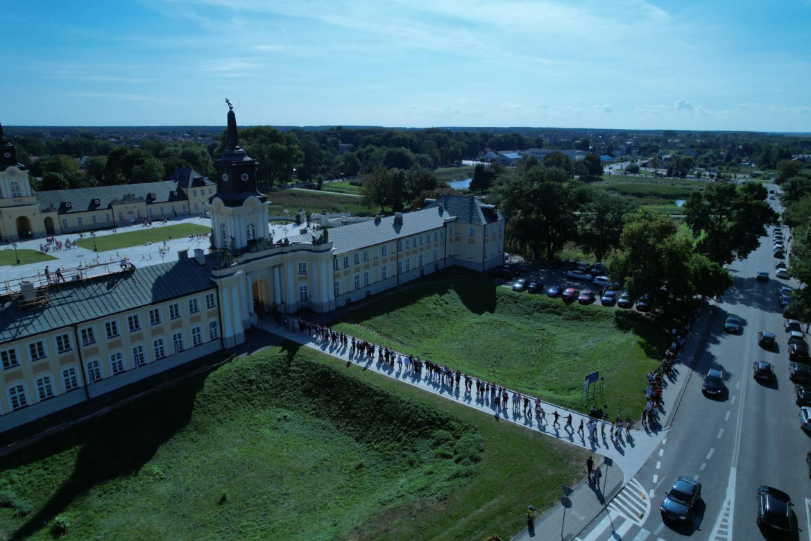 Najdłuższy łańcuch z ludzkich rąk. Rekord pobito na Lubelszczyźnie!