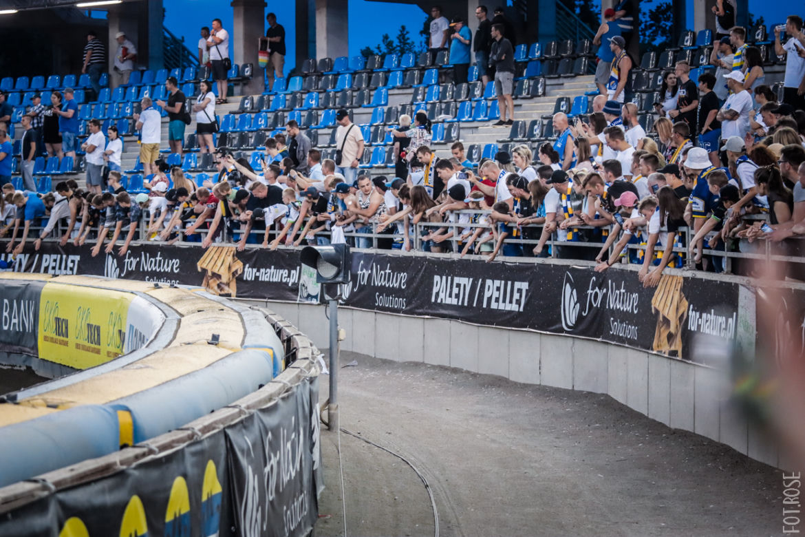 Apator Toruń - Unia Leszno, zdjęcia kibiców z meczu 9. kolejki PGE Ekstraligi na Motoarenie