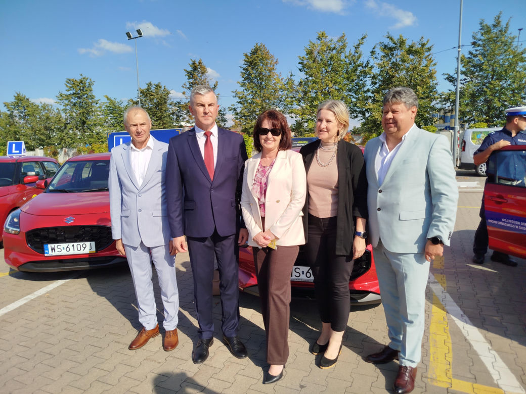Siedlecki WORD wymienił starą flotę pojazdów egzaminacyjnych na nowe samochody marki Suzuki Swift