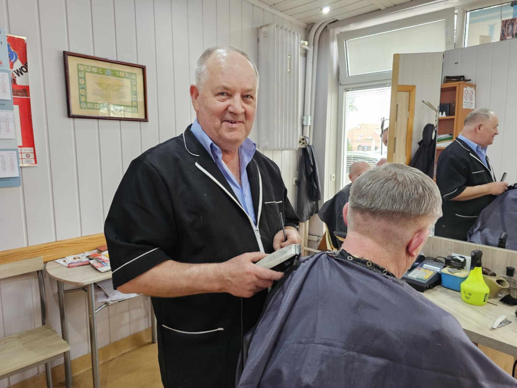 Od ponad 60 lat strzyże całe pokolenia
