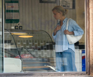 Małgorzata Foremniak bez makijażu kupuje mięso i warzywa