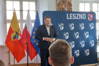 Dwadzieścioro młodych zdolnych. W Lesznie wręczono Laury Oświaty