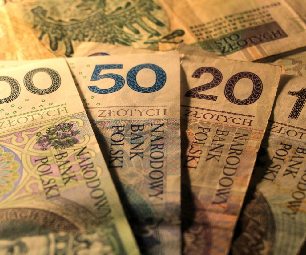 Takie są zarobki Polaków. GUS podał najnowszą średnią krajową
