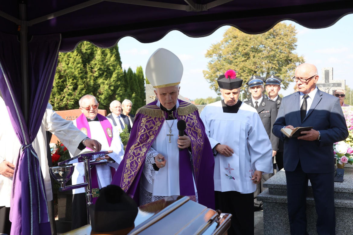 Pogrzeb księdza Stanisława w Grzęsce