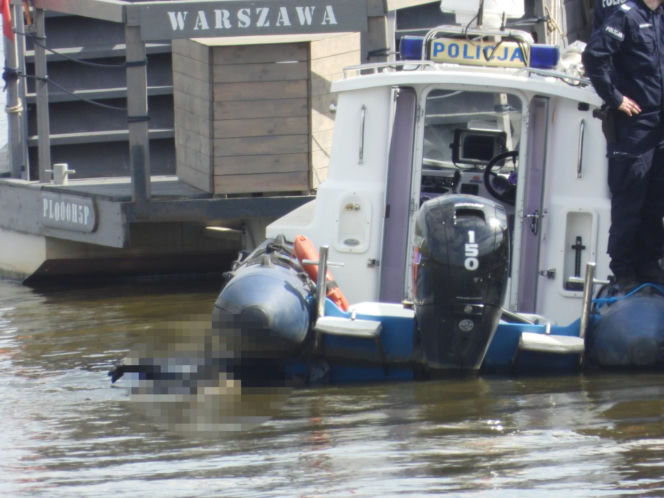 Akcja służb w centrum Warszawy. W Wiśle dryfowało ciało