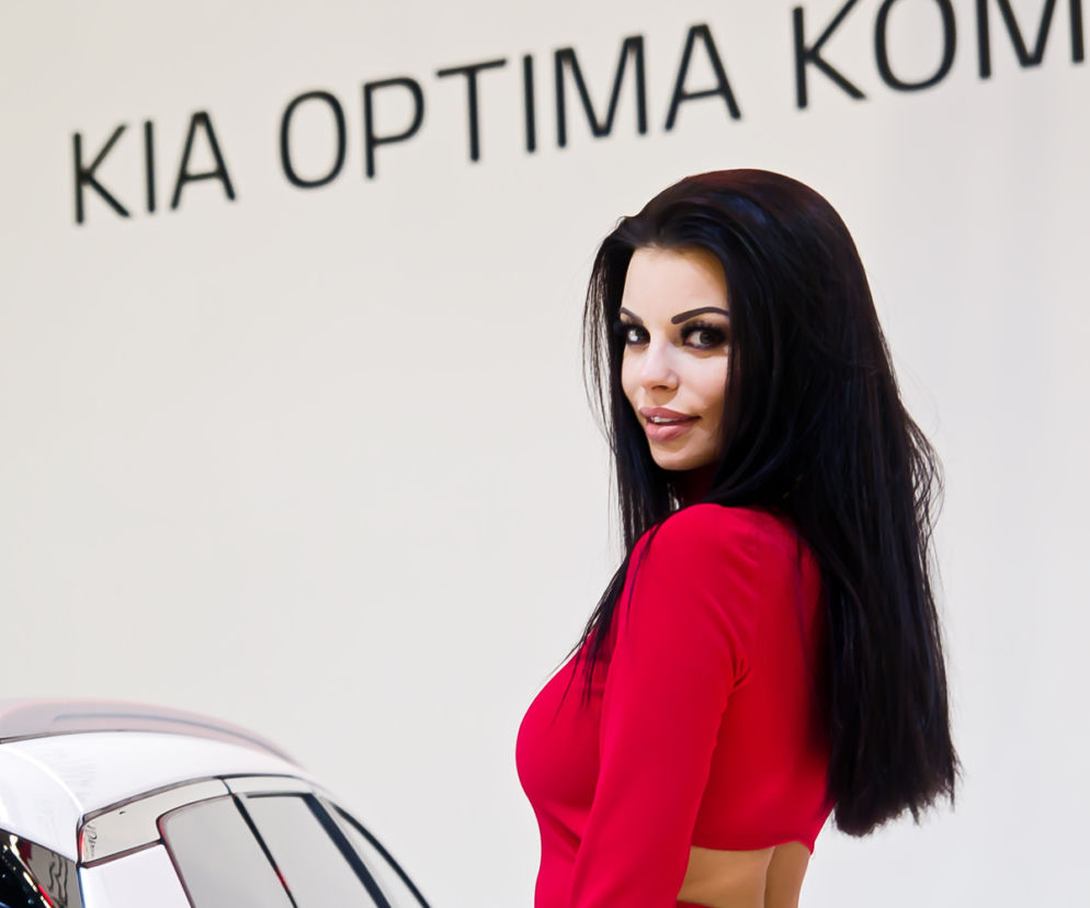 hostessy na targach Motor Show Poznań 2016