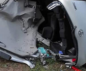 Toyota roztrzaskała się o drzewo pod Płockiem! W środku ciężko ranna 22-latka [ZDJĘCIA]. 