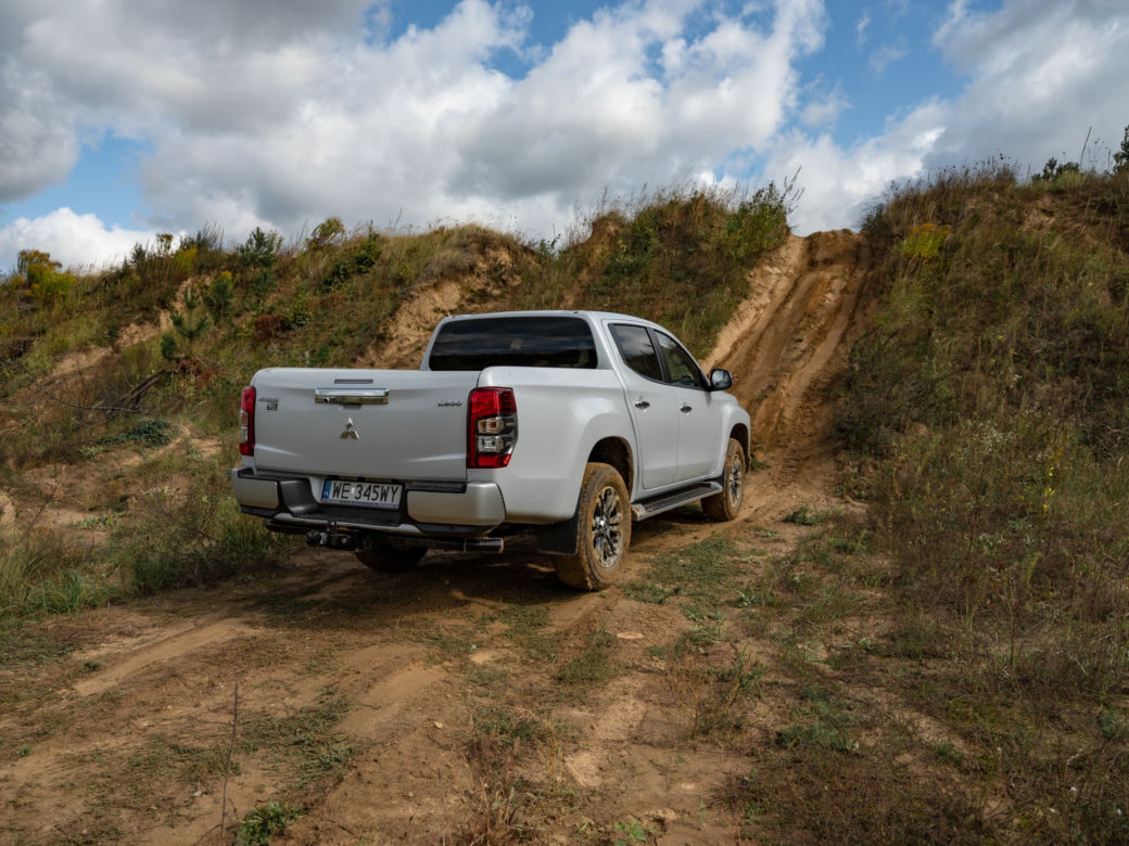 2020 Mitsubishi L200
