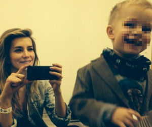 Kamilla Baar z synem Brunem