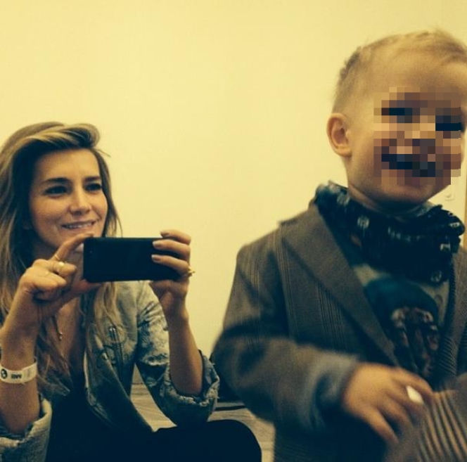 Kamilla Baar z synem Brunem