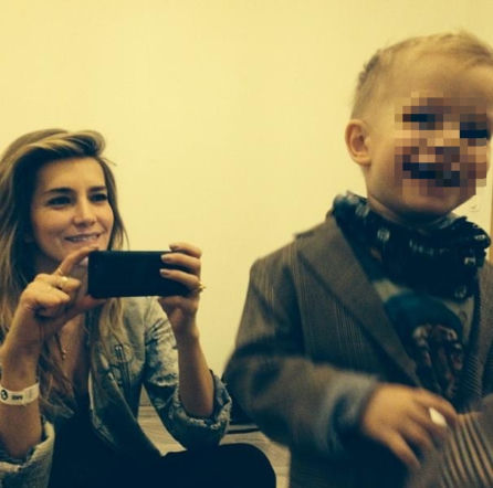 Kamilla Baar z synem Brunem