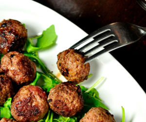 Dodałem do mięsa jeden owoc z ogrodu. Klopsiki są tak soczyste, że domownicy proszą o dokładkę