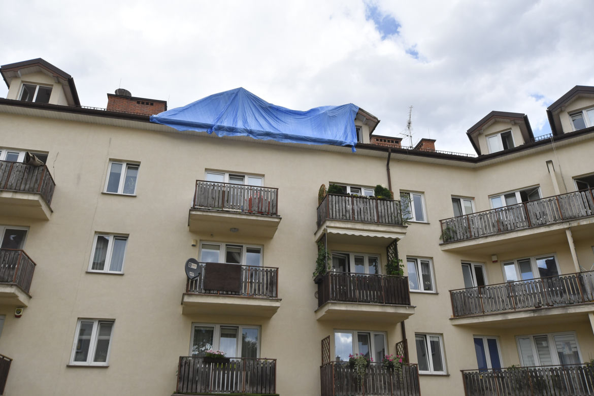 Piorun uderzył w blok i zniszczył nam mieszkania