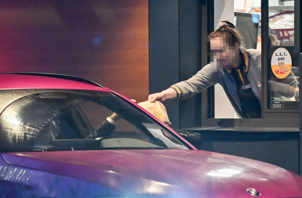SKOLIM robi masę, ja fast food i kiełbasę