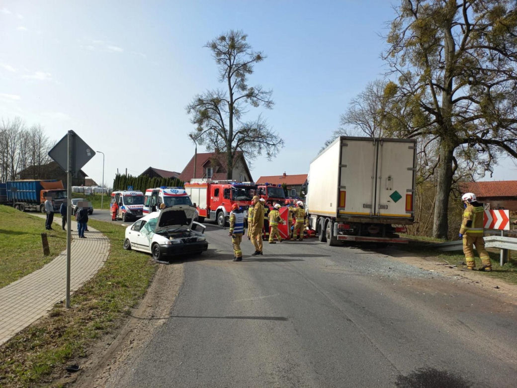 19-latek nie doczekał świąt. Tragedia na zakręcie, nie miał szans z ciężarówką