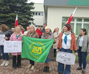 Protest pracowników ZUS-u w Starachowicach