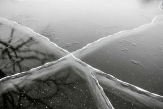 Lód załamał się pod dziewczynkami w Bydgoszczy. Co działo się nad Kanałem Bydgoskim?