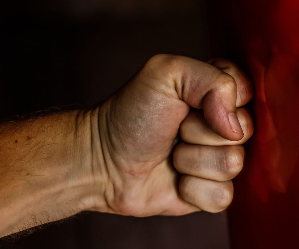 Przez lata znęcał się nad własną matką! Już dawno powinien siedzieć