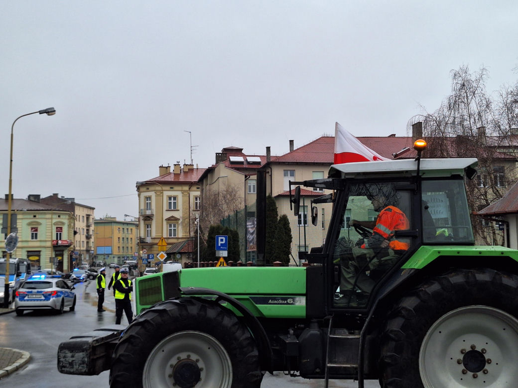 Rolnicy w Rzeszowie wyjechali na ulice. Trwa strajk generalny 