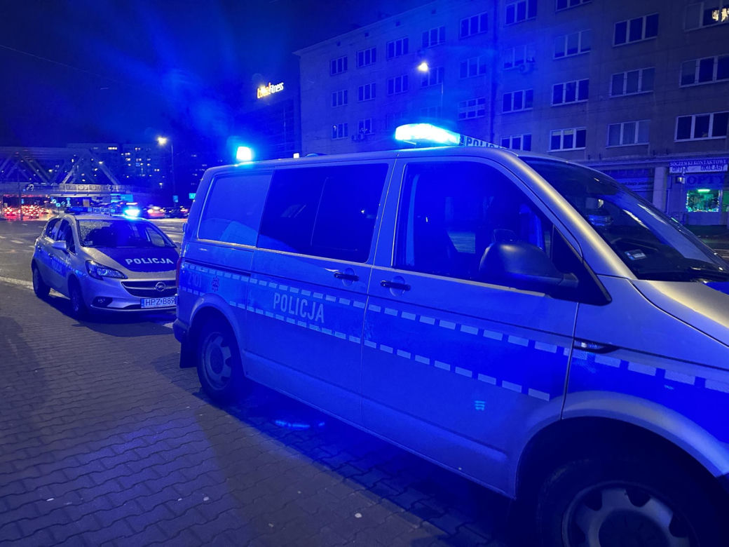 Spadł z drabiny i zginął. Tragiczny wypadek w pubie w Warszawie. Nie żyje 46-letni mężczyzna