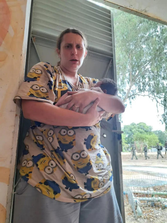 Rodzina z 10-dniowym dzieckiem w zawalonym domu! Hamas zniszczył calą wieś