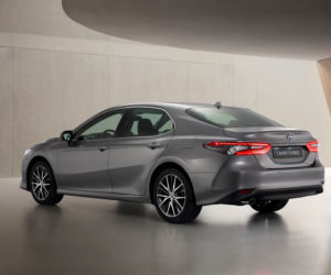 Toyota Camry Hybrid lifting 2021