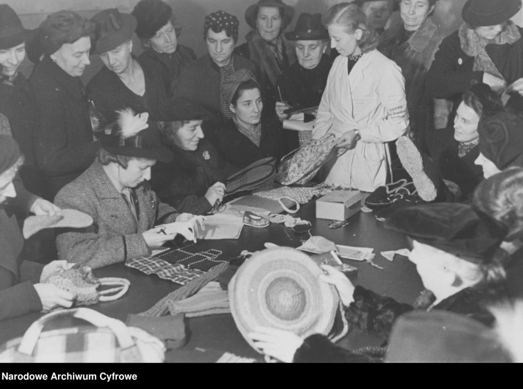 Świąteczne zakupy przed Bożym Narodzeniem 1944