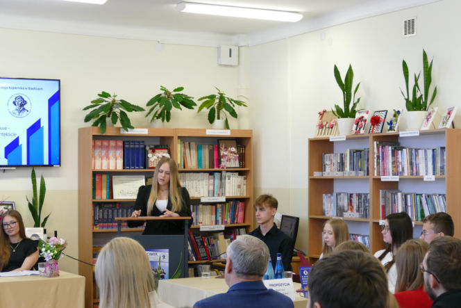 Debata szkolna w ramach programu Złote Szkoły NBP w Ekonomiku