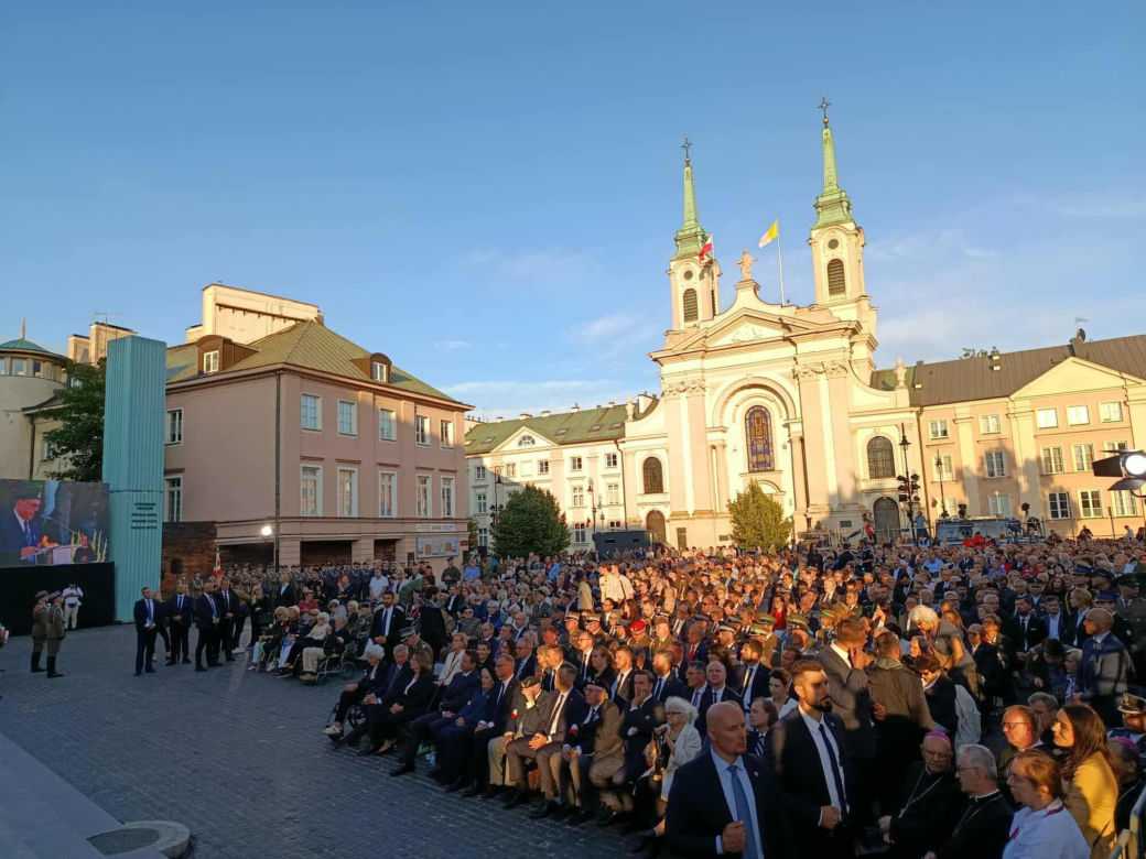 81. rocznica Powstania Warszawskiego. Uroczystość na pl. Krasińskich