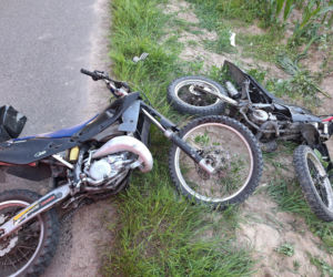 Potworne zderzenie motocyklistów. Ratownicy godzinę walczyli o życie 18-latka