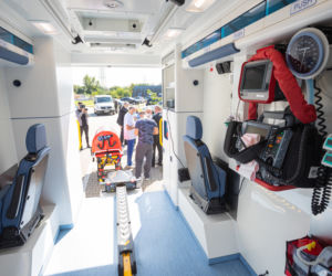 Wrocławski szpital ma najnowocześniejszą karetkę w Polsce