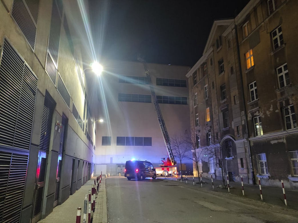 Ogromna akacja straży pożarnej, kilkanaście wozów pod Galerią Wileńską. Co się dzieje?