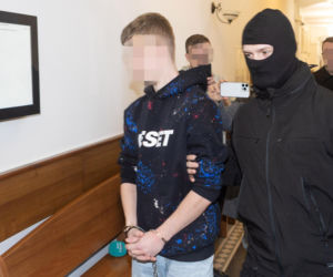 Zabił kolegę, poćwiartował i wyniósł w walizce. Szczątki zakopał w parku miejskim. Biegli nie mają wątpliwości