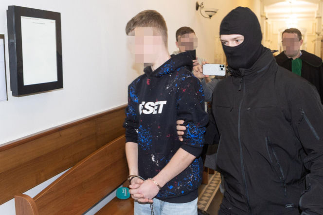 Zabił kolegę, poćwiartował i wyniósł w walizce. Szczątki zakopał w parku miejskim. Biegli nie mają wątpliwości