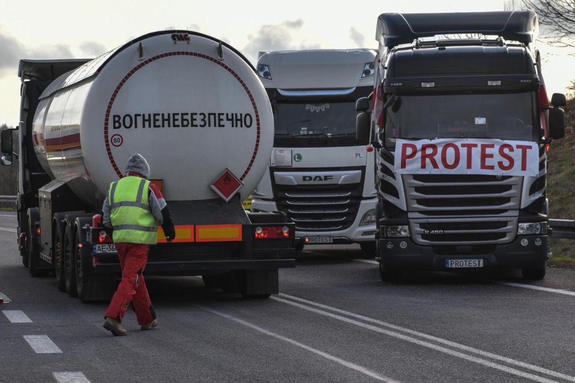 Protest przewoźników na przejściach granicznych trwa. Czas oczekiwania na odprawę to 3 dni